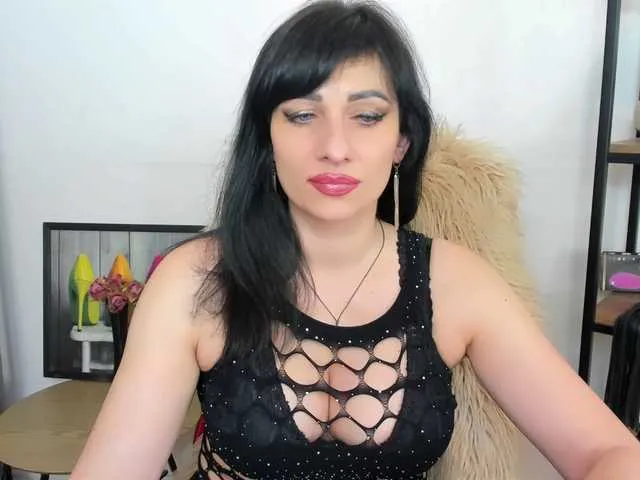 Live sex webcam photo for IsabelAmore #277415627