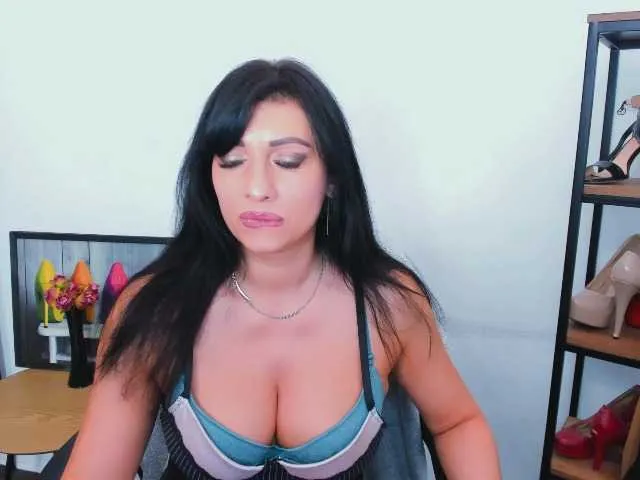 Live sex webcam photo for IsabelAmoreX #293153864