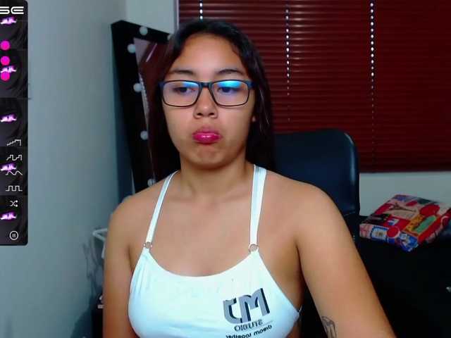 Live sex webcam photo for IsabelCastil #273921352