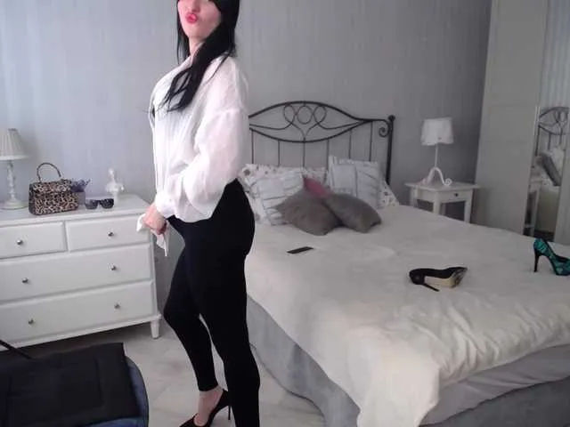 Live sex webcam photo for IsabelDefoe #290013810