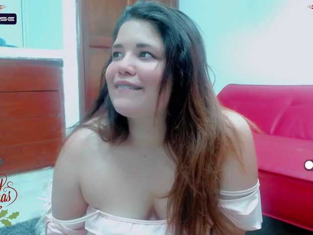 Live sex webcam photo for Isabella- #271796961