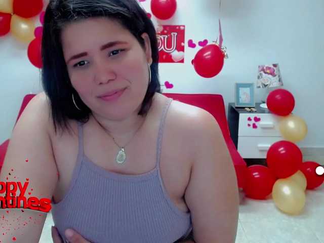 Live sex webcam photo for Isabella- #272383680