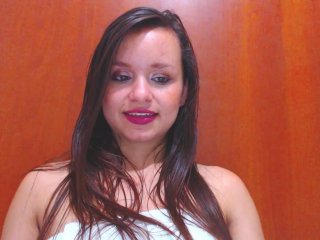 Live sex webcam photo for isabella-77 #152987330