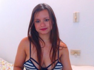 Live sex webcam photo for isabella-77 #156314080