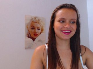 Live sex webcam photo for isabella-77 #164701592