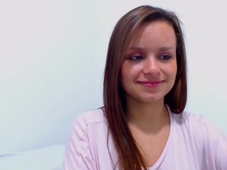 Live sex webcam photo for isabella-77 #169037019