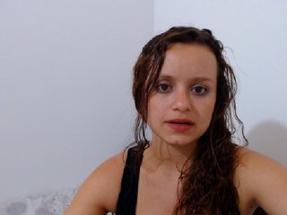 Live sex webcam photo for isabella-77 #179839955