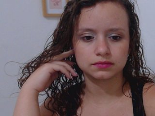 Live sex webcam photo for isabella-77 #184741743