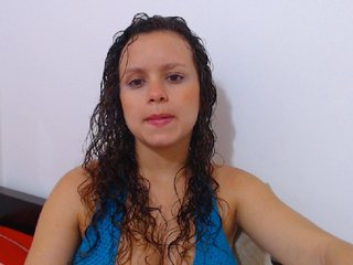 Live sex webcam photo for isabella-77 #191652250