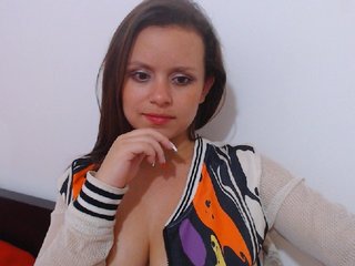 Live sex webcam photo for isabella-77 #192352206