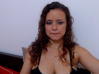 Live sex webcam photo for isabella-77 #195993425