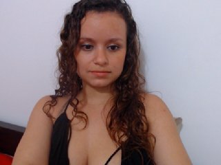 Live sex webcam photo for isabella-77 #196174786