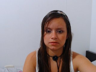 Live sex webcam photo for isabella-77 #197776418