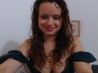 Live sex webcam photo for isabella-77 #199373710