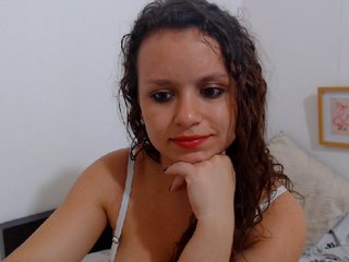 Live sex webcam photo for isabella-77 #200012820