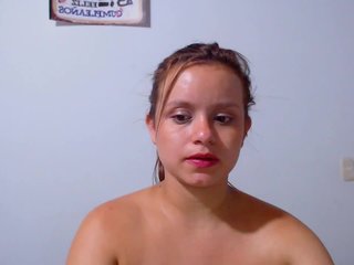 Live sex webcam photo for isabella-77 #220652468