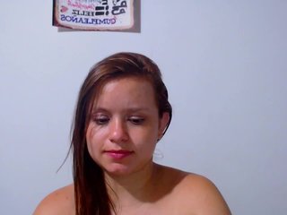 Live sex webcam photo for isabella-77 #220699240