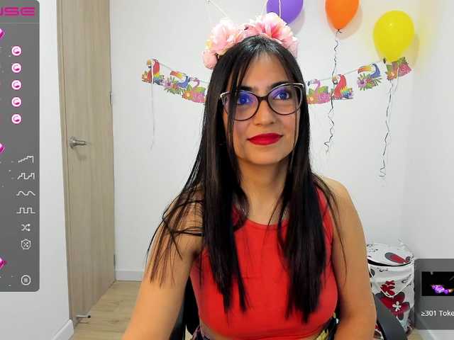 Live sex webcam photo for Isabella221 #275627122