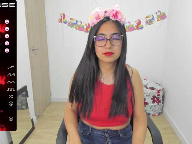 Live sex webcam photo for Isabella221 #275877169