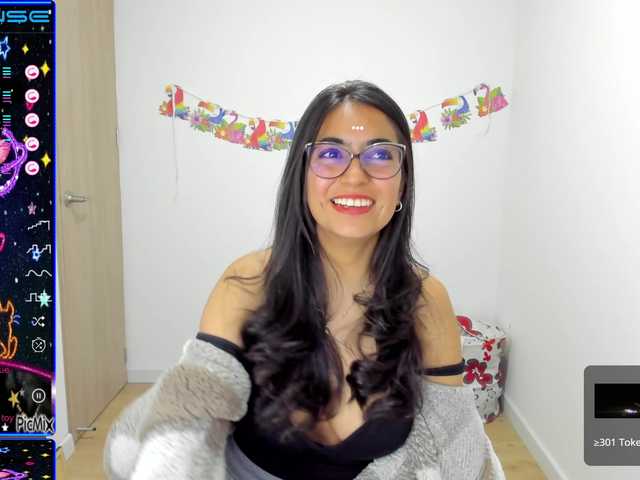 Live sex webcam photo for Isabella221 #275981269