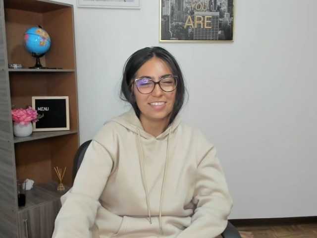 Live sex webcam photo for Isabella221 #276175491