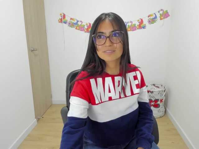 Live sex webcam photo for Isabella221 #276181197