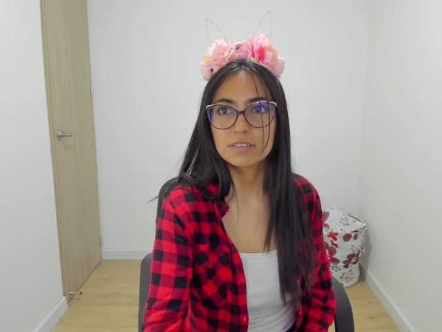 Live sex webcam photo for Isabella221 #276315967