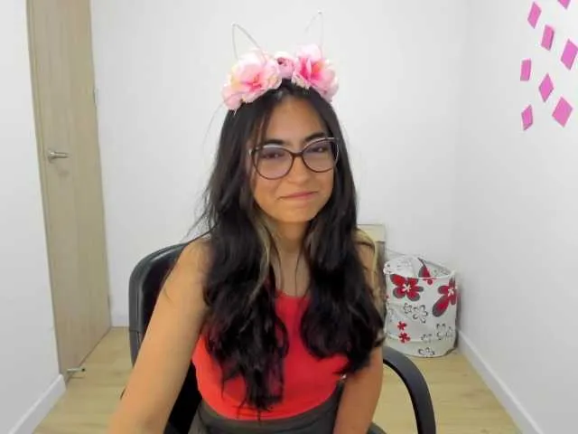 Live sex webcam photo for Isabella221 #276818461