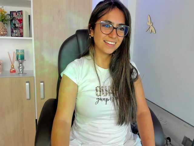 Live sex webcam photo for Isabella221 #290656391