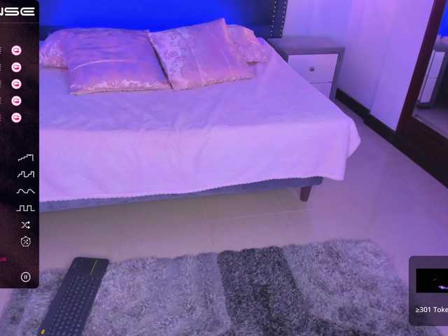 Live sex webcam photo for IsabellaBests #275598837