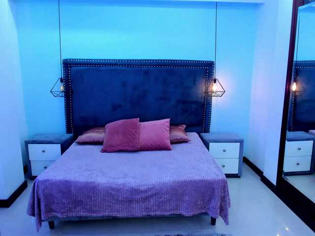 Live sex webcam photo for IsabellaBests #275631653