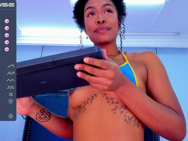 Live sex webcam photo for IsabellaBests #275706231