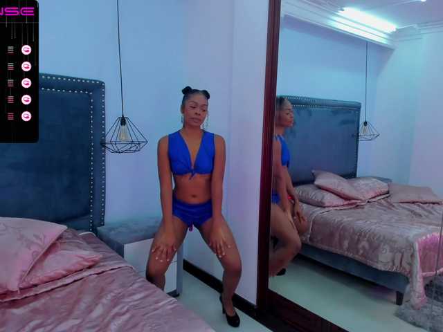 Live sex webcam photo for IsabellaBests #275887145