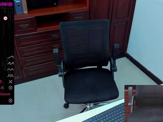 Live sex webcam photo for IsabellaBests #275953648