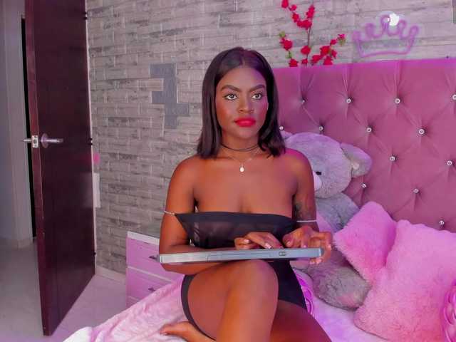 Live sex webcam photo for IsabellaBroms #290672607