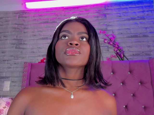 Live sex webcam photo for IsabellaBroms #290720491