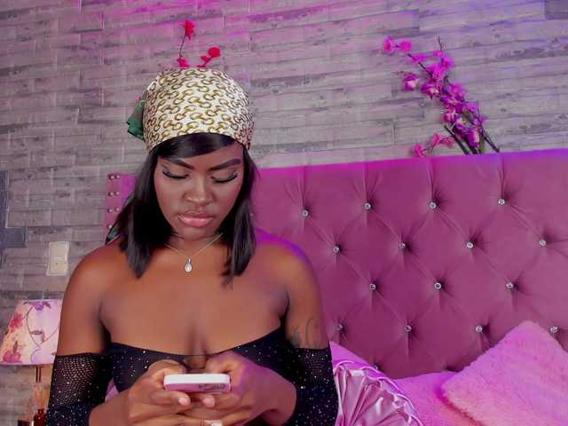 Live sex webcam photo for IsabellaBroms #290728111