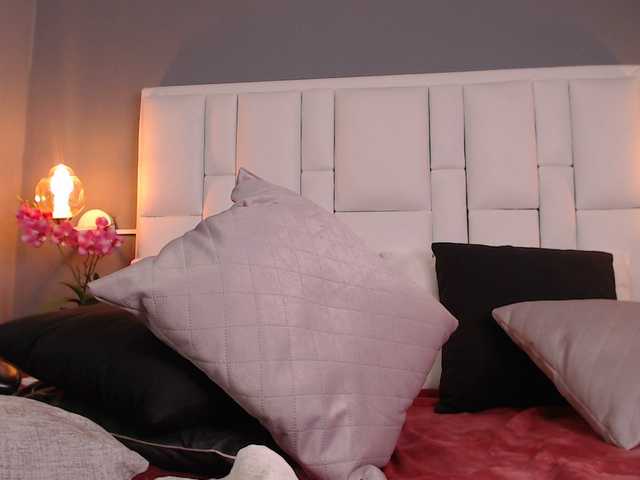 Live sex webcam photo for IsabellaCash1 #273215381