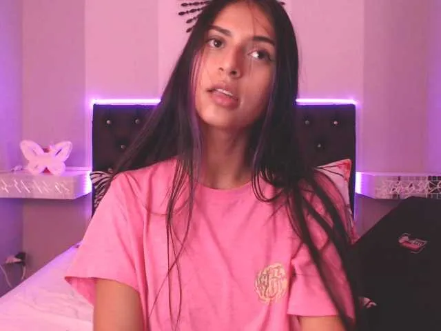 Live sex webcam photo for IsabellaGreey #273384388
