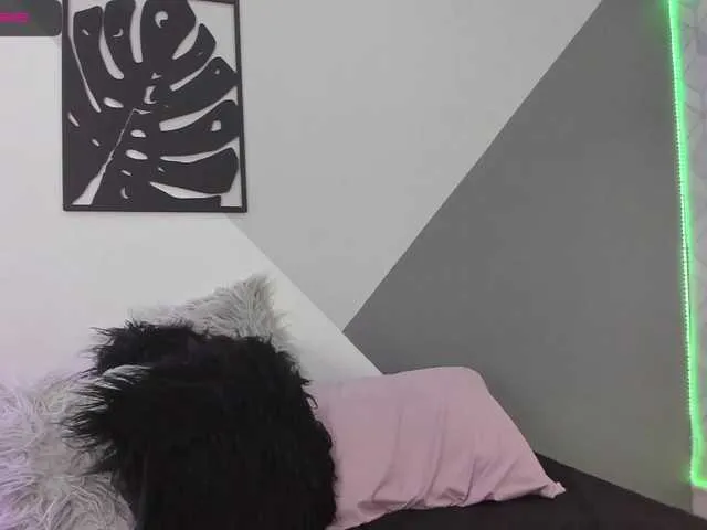 Live sex webcam photo for IsabellaHill #272533509