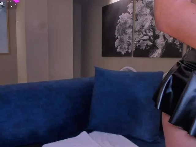 Live sex webcam photo for IsabellaHill #291263589