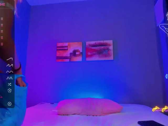 Live sex webcam photo for IsabellaSpenc #276220253