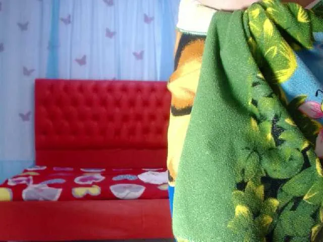 Live sex webcam photo for IsabellaTrio #272906535