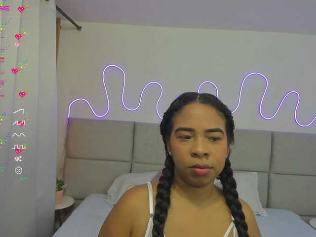 Live sex webcam photo for Isabellaa2 #277887480