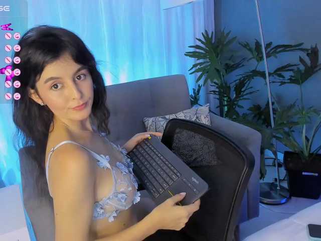 Live sex webcam photo for Isabellaprice #276895742