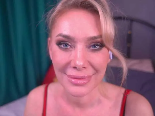 Live sex webcam photo for IsadoraDunkan #290776928