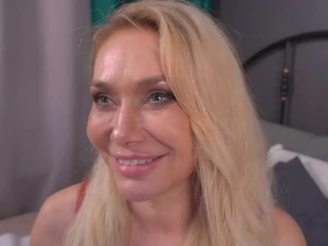 Live sex webcam photo for IsadoraDunkan #291025785