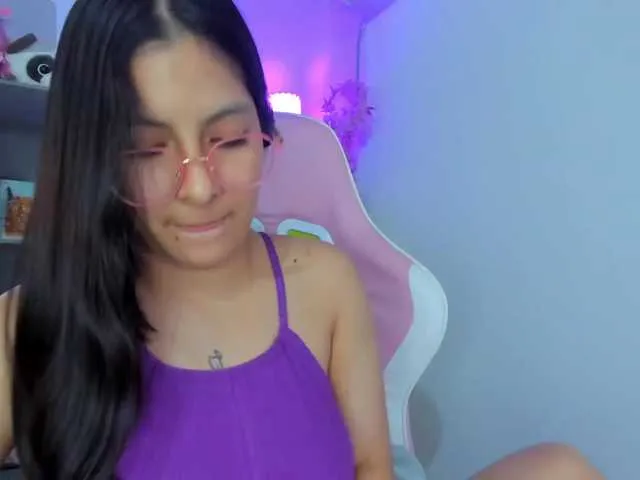 Live sex webcam photo for Isis-Becca #291075347