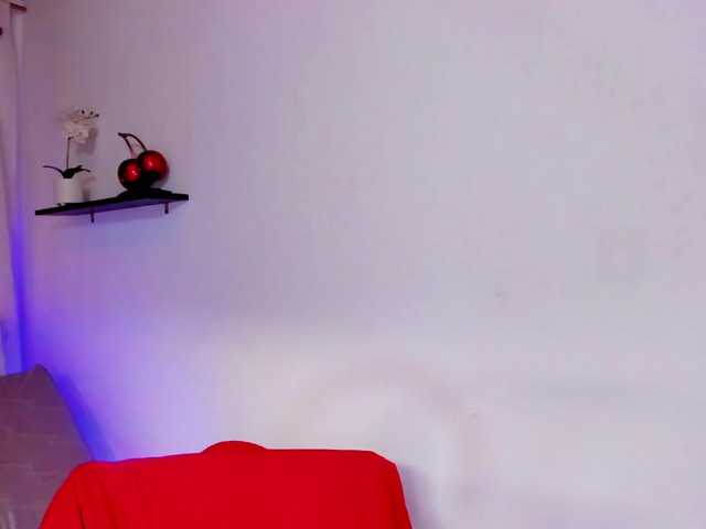 Live sex webcam photo for Isis-goddess #277138608