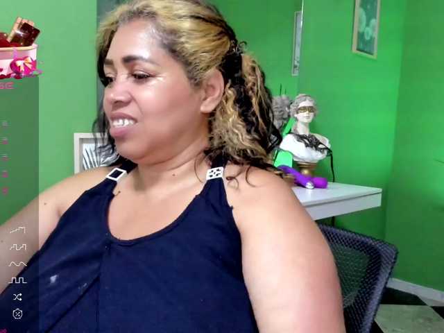 Live sex webcam photo for Isis-goddess #277300636